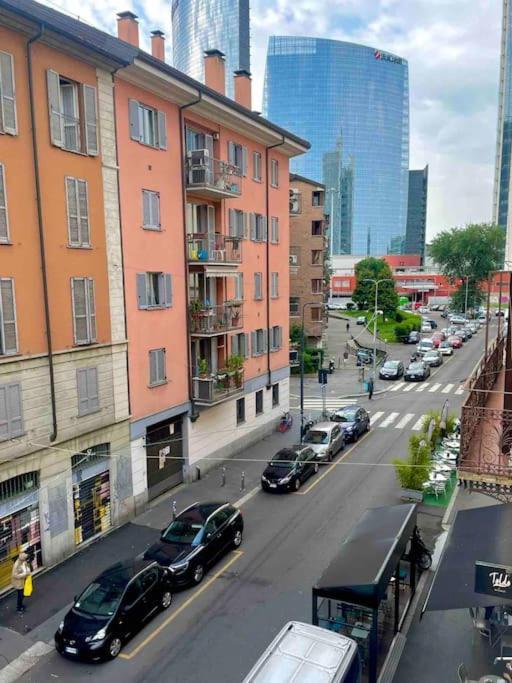 Isola - Garibaldi Lovely Apt. With Netflix And Wifi ミラノ エクステリア 写真